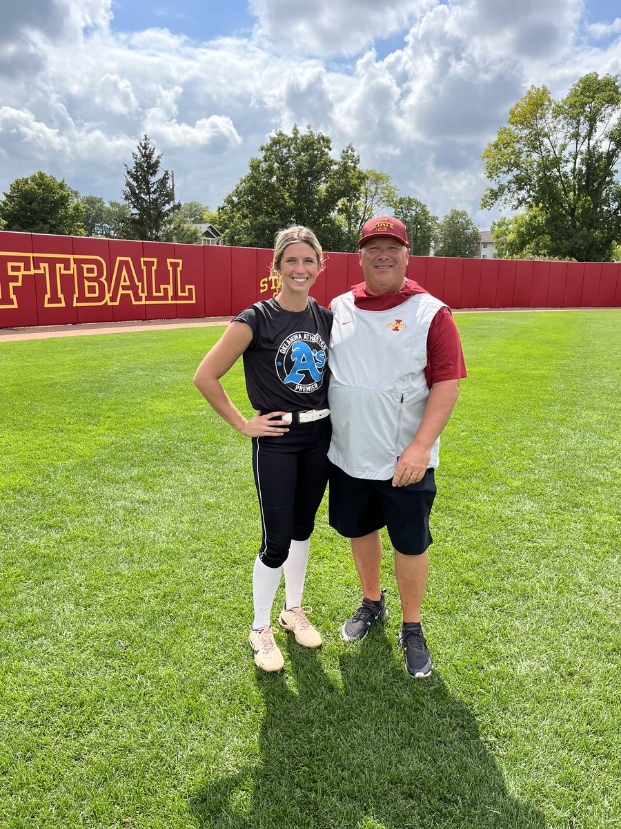 LivPalumbo2025's tweet photo. Had a great time at @CycloneSB camp these last two days. Thank you @CoachPinkerton and @Courtmartinez9 for having me, and thank you to the Iowa State softball players for the great atmosphere! It was an awesome experience. Go Cyclones!!  @AsNational2024 https://t.co/IVJhMgD5Nk