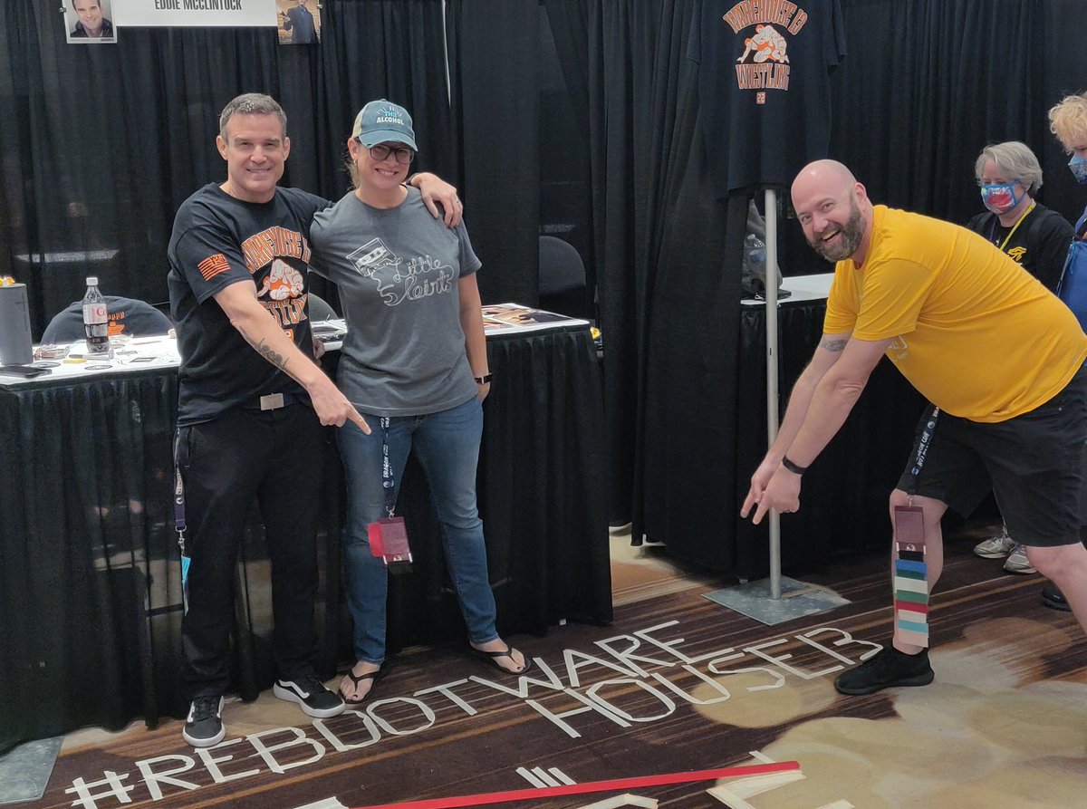 bradboothe's tweet photo. #RebootWarehouse13

@EddieMcClintock @DragonCon #DragonCon2022 #DragonCon https://t.co/XXfkVvXDnX