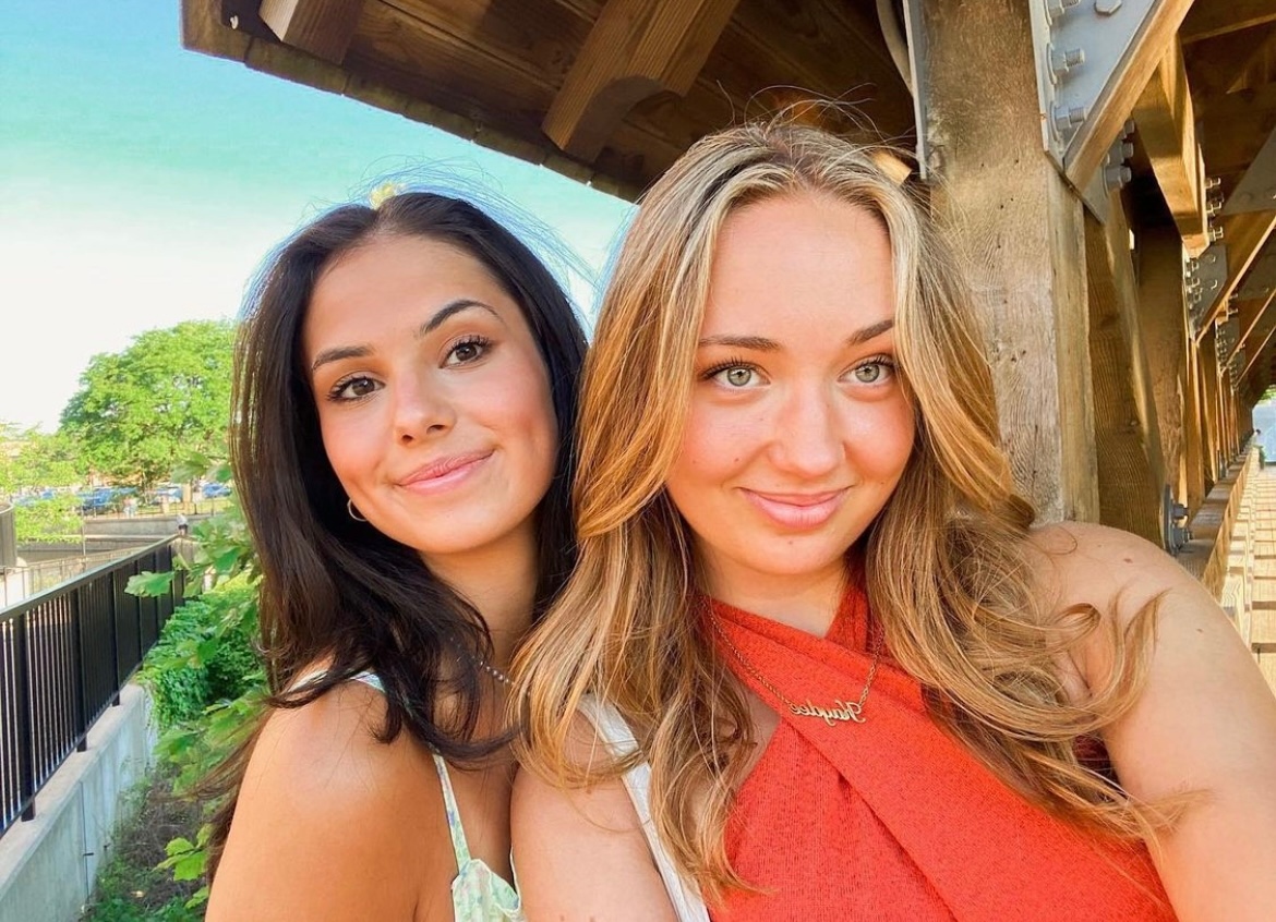 BFFs! ❤️ #repost <a href="/KDChi_UIUC/">ΚΔΧ • ΒΑ Chapter</a>