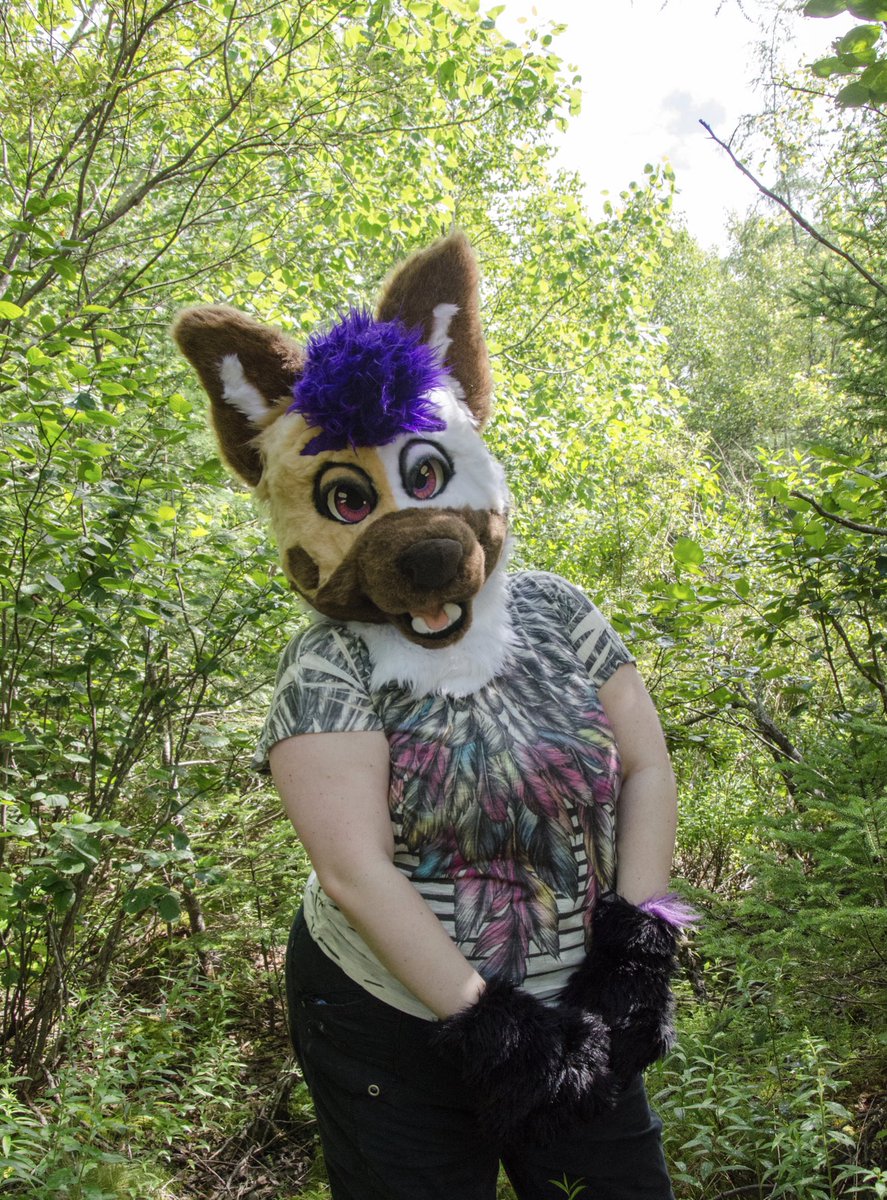 ErosHyena's tweet photo. Hope everyone had a nice long weekend 💕This Yeen got to get out and enjoy the sunshine ☀️ and have some fun outside 😉 🌲 💦

More pictures from the shoot will be available 😘💜
#MurrsuitMondays #murrsuiters #softsuiter https://t.co/LBgAEkg9KT