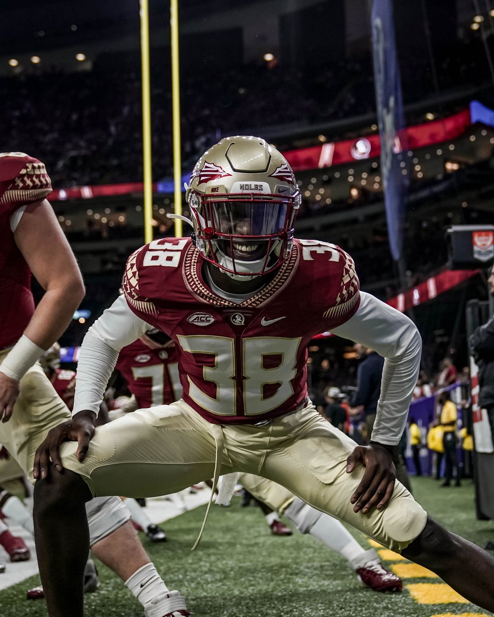 FSUFootball's tweet image. Check out our photo gallery from last night&apos;s exciting victory!

📸: noles.co/LSUGallery

#NoleFamily | #KeepCLIMBing