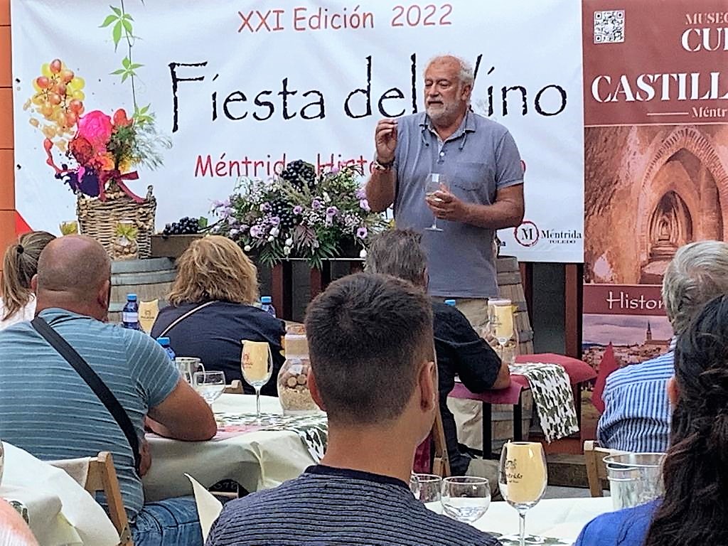 BodegasCanopy's tweet photo. Un alto en el camino en esta vendimia, para participar en la Fiesta del #Vino de Méntrida.
Cata del pasado viernes donde participamos con mas vinos de la @DOMentrida  

#BodegasCanopy #DeCata https://t.co/fU1om1p3KF