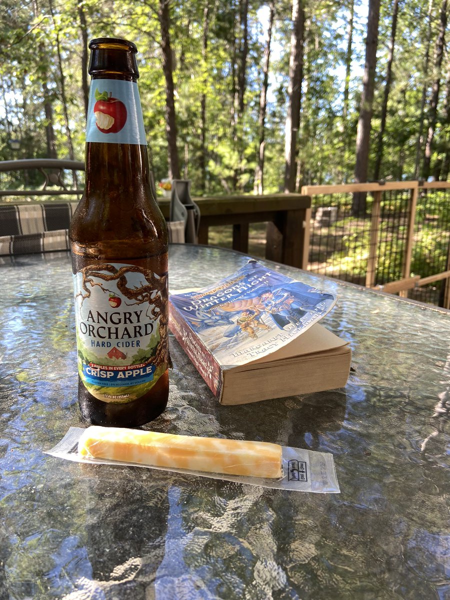 Breadchick's tweet photo. Warmed up enough to enjoy a little “Fall” happy hour on the cottage front deck with the crazy Ridgeback. The squirrels are taunting Birdie. #Foreveryseason #postgolfyappyhour #squirrelsaremean https://t.co/AzZSwhVSQs