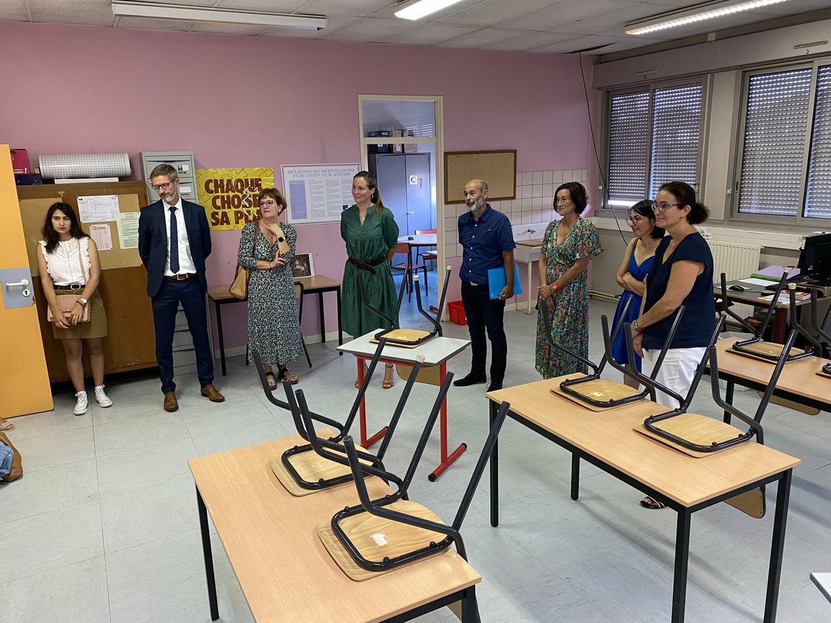 DaugeValerie's tweet photo. #Rentree2022 #chatellerault2 Point positif sur le plan #pédagogique, grâce à la création d’une #Ulis au #collège Bellevue à Dangé St Romain, 10 jeunes en situation de #handicap vont suivre un #enseignement adapté avec un enseignant spécialisé #inclusionscolaire https://t.co/OXePQQrLDj
