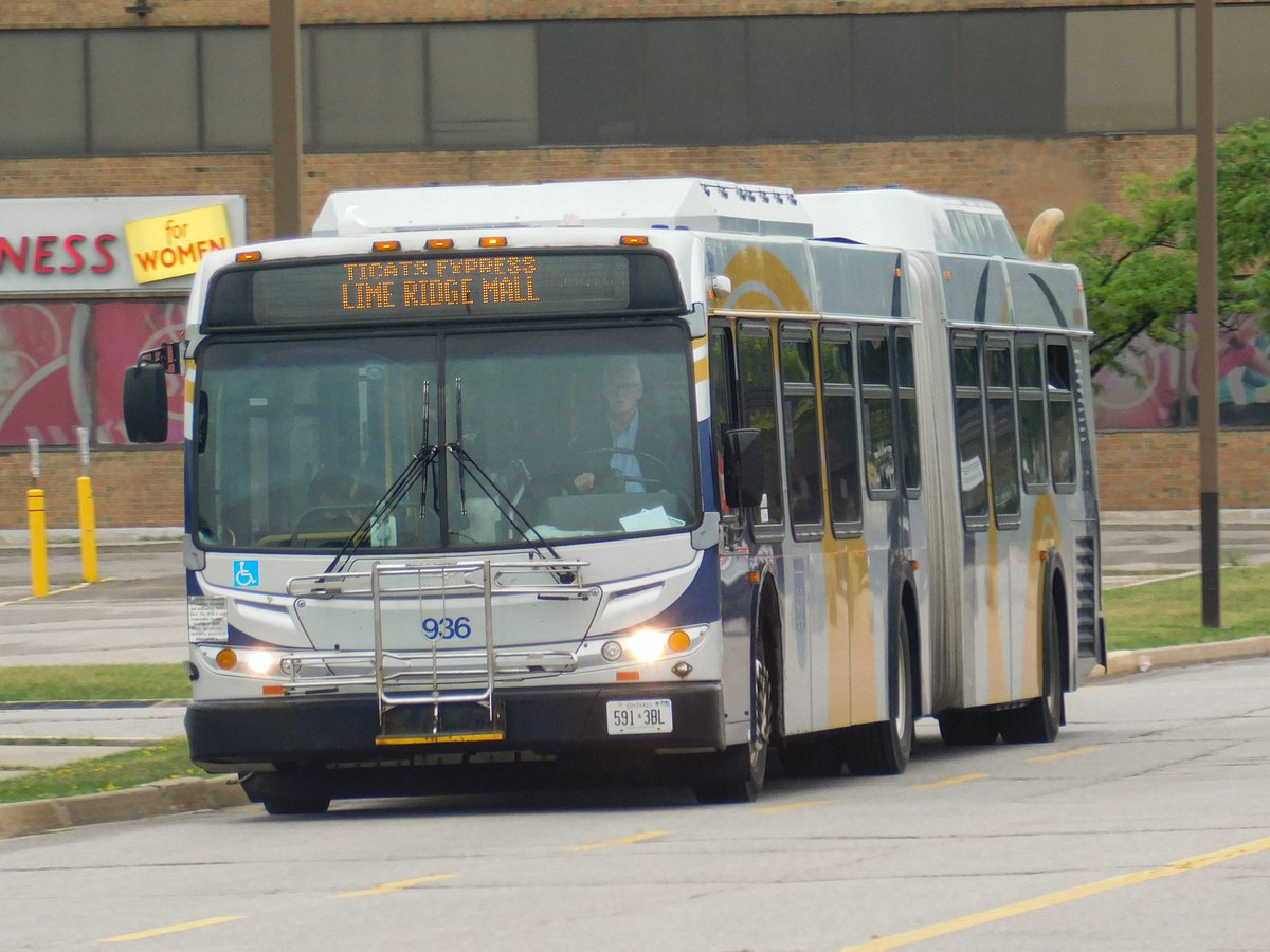 hamareatransit's tweet photo. Hybrids on Labour Day Monday https://t.co/by6ayRyfS6