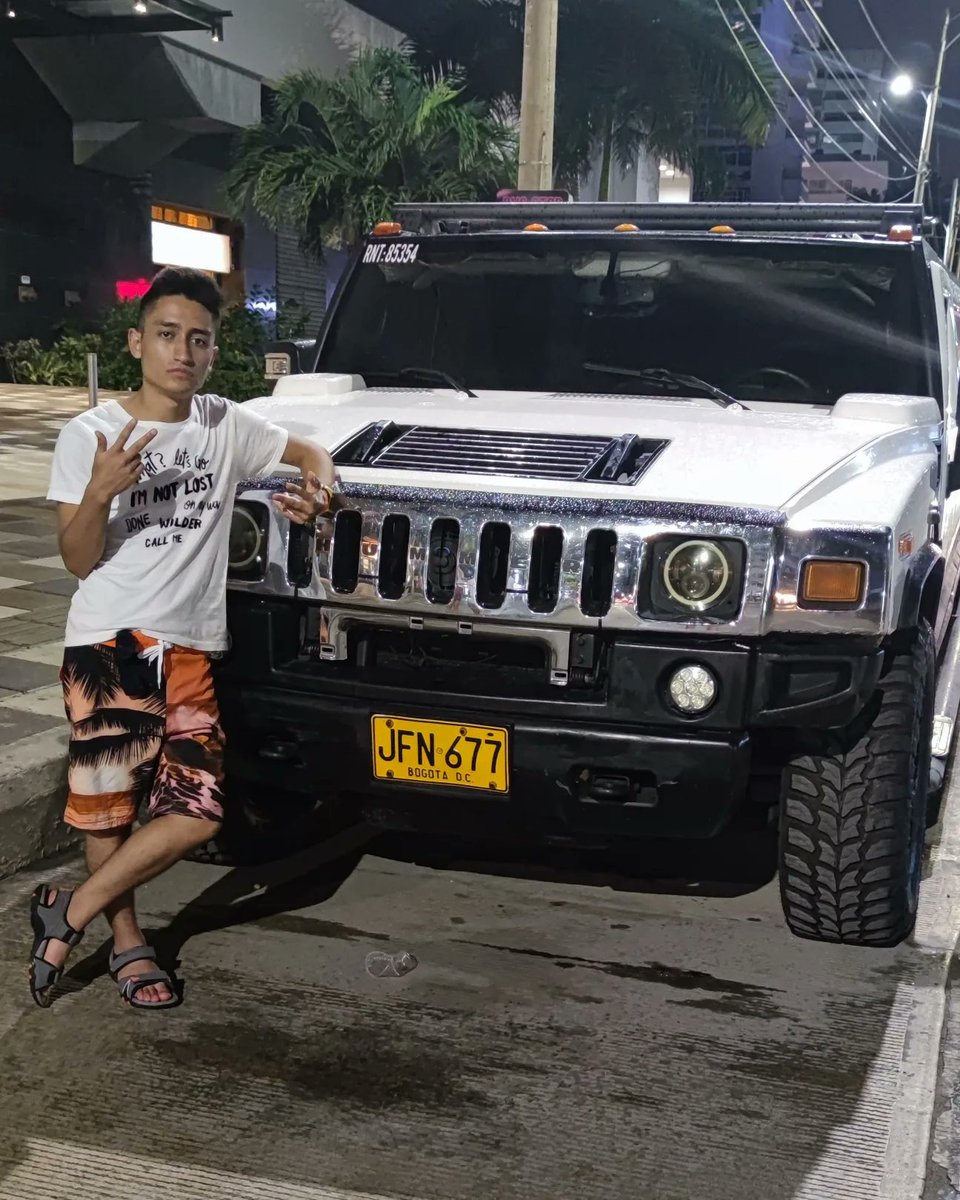 Alejandro_AT__'s tweet image. Juro que algún día voy a comprarme una de estas 👑💸🚘 . .
.
.
.
.
.
.
#AlejandroAT #ATG4MER #cartagenabolívar #cartagenacolombia🇨🇴 #cartagenadenoche #cartagenabolivar #cartagena #cartagenadeindias