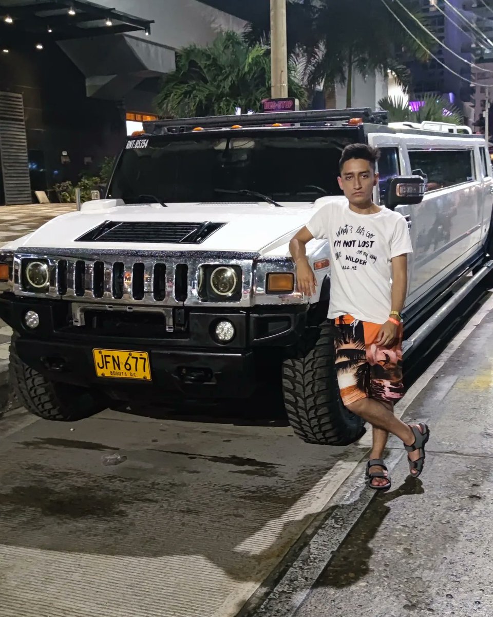 Alejandro_AT__'s tweet image. Juro que algún día voy a comprarme una de estas 👑💸🚘 . .
.
.
.
.
.
.
#AlejandroAT #ATG4MER #cartagenabolívar #cartagenacolombia🇨🇴 #cartagenadenoche #cartagenabolivar #cartagena #cartagenadeindias