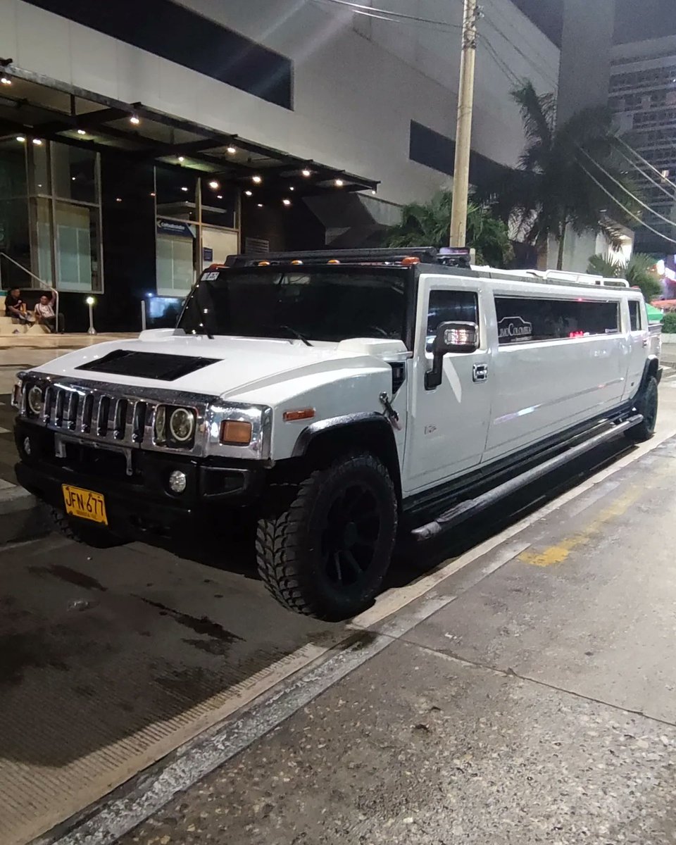 Alejandro_AT__'s tweet image. Juro que algún día voy a comprarme una de estas 👑💸🚘 . .
.
.
.
.
.
.
#AlejandroAT #ATG4MER #cartagenabolívar #cartagenacolombia🇨🇴 #cartagenadenoche #cartagenabolivar #cartagena #cartagenadeindias