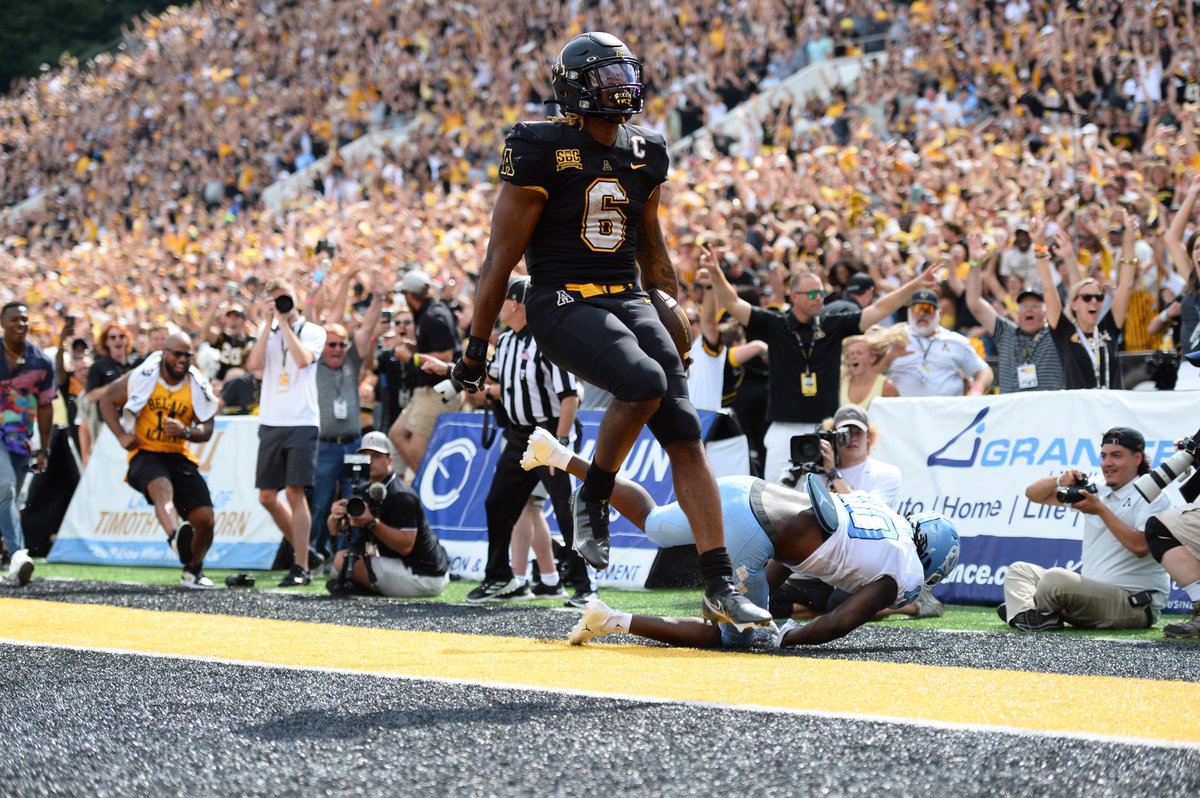 javariusg_'s tweet photo. After a great conversation with Coach @lgware and Coach @lawrencedawsey, I am blessed to receive my second Division 1 offer from Appalachian State University! 
@AppState_FB @CrestFBRecruits @Ftballman39 @omarporter1 https://t.co/CB9q6KHPRt