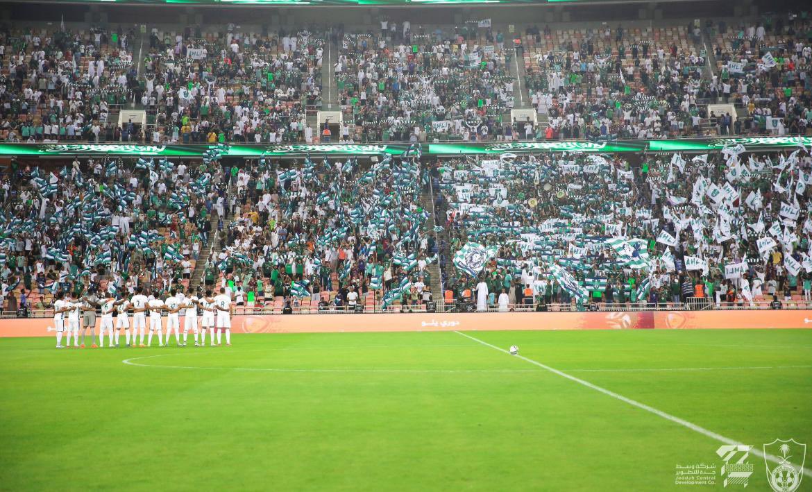 FAHAD_ALAZDI's tweet photo. أتظن أنك عندما أحرقتني...
                  ورقصت كالشيطان فوق رفاتي..
أتظـن أنك قـد طمست هويتي...
                  ومحوت تاريخي ومعتقداتي..
عبثا تحاول لا فناء لثائر...
                    أنا كالقيامة ذات يوم آتِ👑💚#الاهلي_الخلود 
#الأهلي https://t.co/IzFKtTCUwY