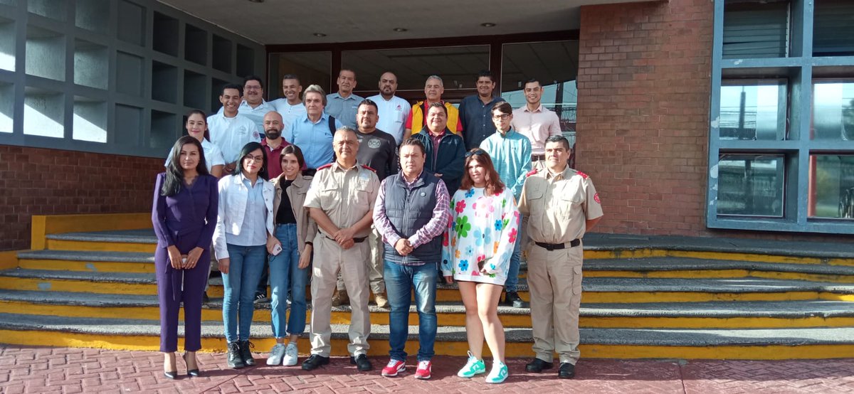 Oswaldo30500729's tweet photo. El día de hoy Iniciamos el Curso de Programas Internos en Materia de Protección Civil para Asesores y Consultores agradezco al Cmdte. Hugo García Pulido Coordinador de @PCYBOMGDL por su gran apoyo a Nuestra Asociación #ANPCI .

Ánimo Vamos #Adarle Mesa Directiva 2022-2024 https://t.co/69kXx9wvKE