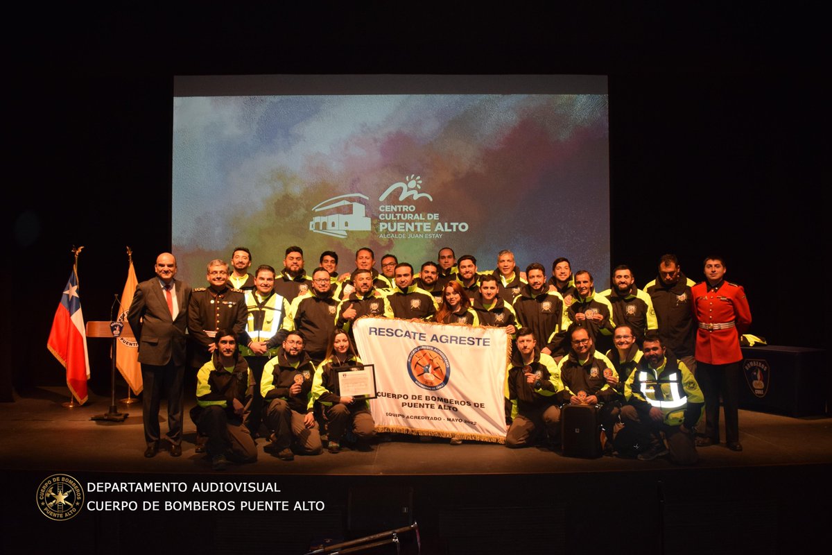 cbptealto's tweet photo. El día viernes se realizó la ceremonia de acreditación del Grupo de Operaciones Rescate Agreste @CbpaGora del Cuerpo de Bomberos de Puente Alto, contando con la presencia del Presidente Nacional de Bomberos sr. Juan Carlos Field. https://t.co/eLPKgJDaTN