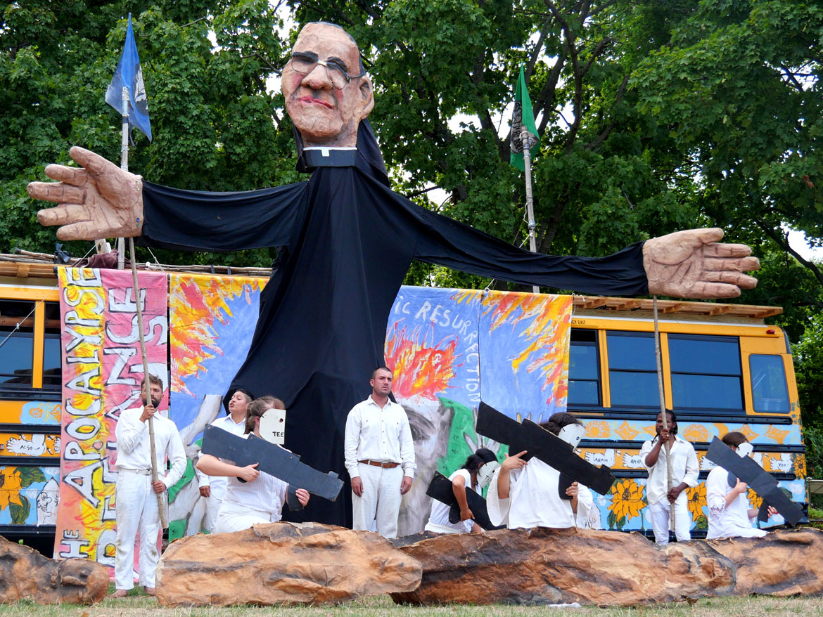 CambridgeArts's tweet photo. Thanks to all who joined us for @BreadPuppet's Apocalypse Defiance Circus on #CambridgeMA Common yesterday!
#CambridgeArts #CambMA #BosArts #BreadAndPuppet https://t.co/vw6Y3CB3WN