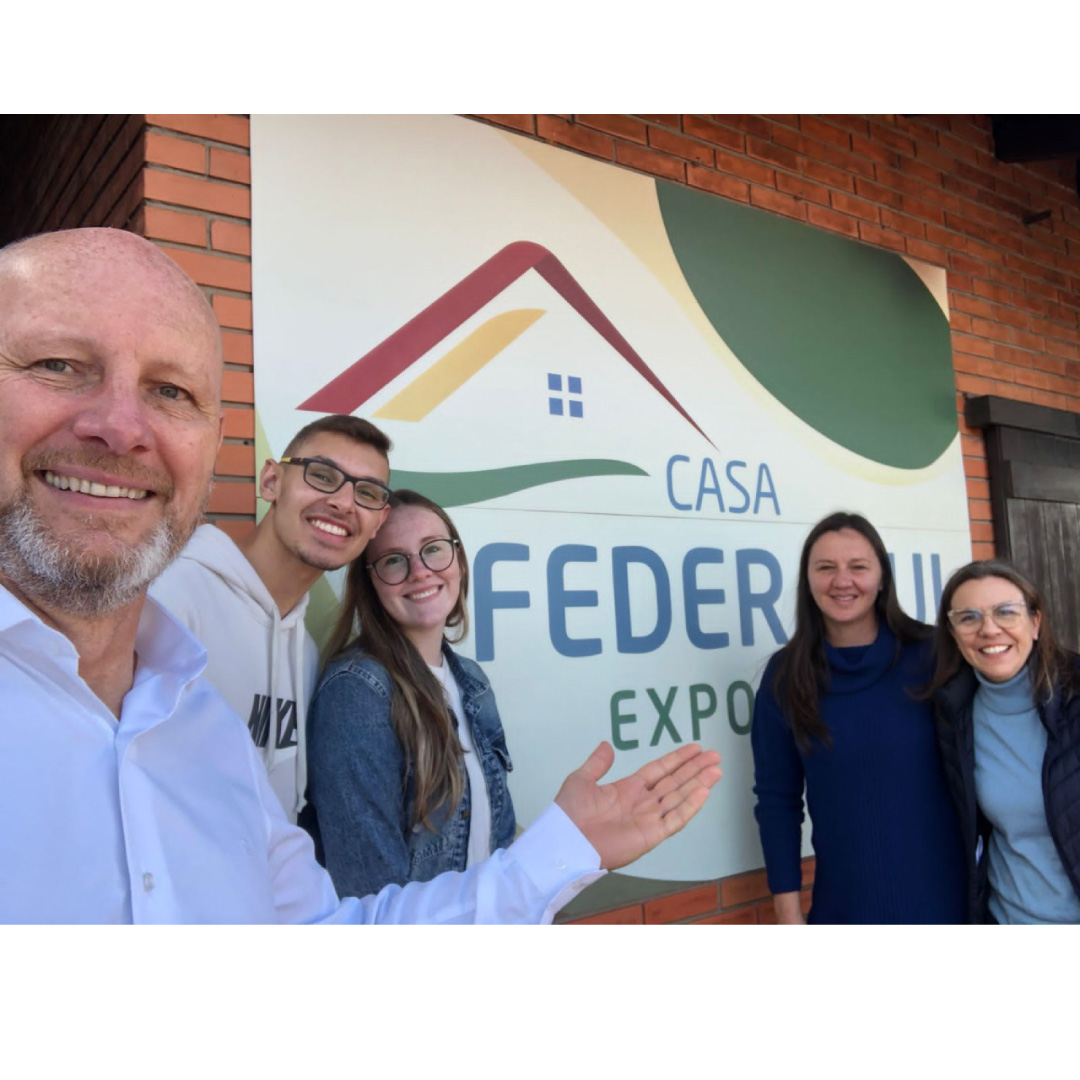 _federasul's tweet image. ACISAR na Casa FEDERASUL na Expointer

Leia mais em: instagram.com/p/CiI8ICkL9J_/…

#federasul95anos
#expointer2022