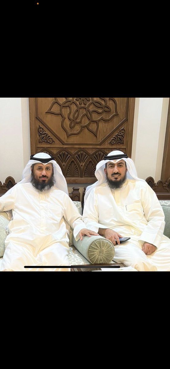 التزاماً بالثوابت الشرعية والأخلاقية وحفاظاً على القيم الإجتماعية

تشرفت اليوم بالتوقيع على #وثيقة_القيم

ونسأل الله السداد والتوفيق في مايحبه ويرضاه

وشكراً للأخوة الأفاضل القائمين عليها