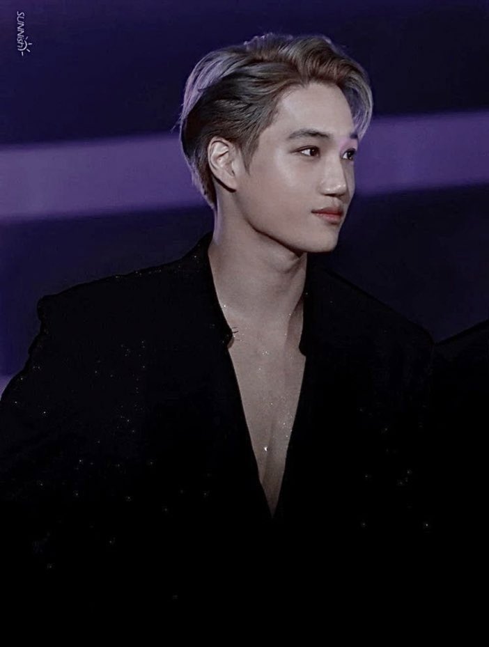 exopisces_'s tweet photo. these #KAI looks sit at the same table https://t.co/9JQ0YiU0gR