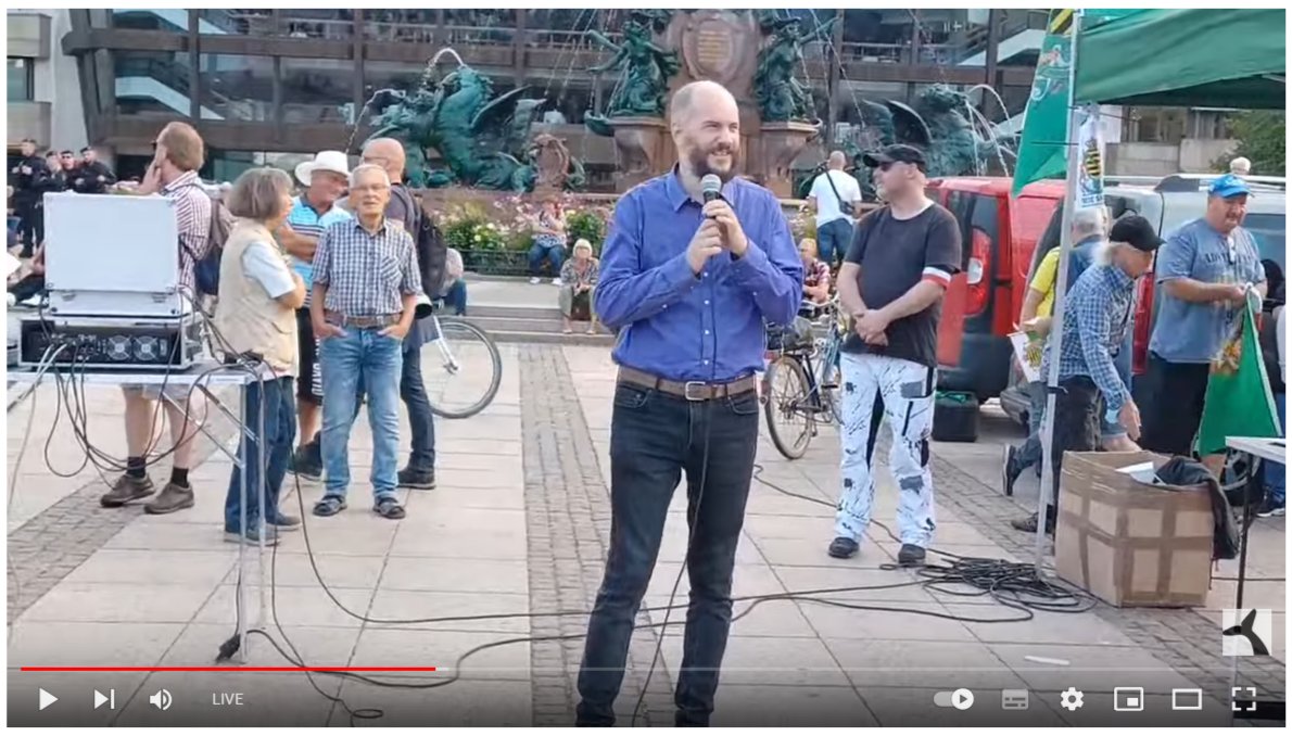 BRechercheteam's tweet photo. 2// So, der nächste Schwung: #RainerUmlauft (Bürgermeisterkandidat #FreieSachsen), #KatjaKaiser (Rechte Aktivistin), #LucaStrobel (#FreieJugend), #FrankHaußner (Patrioten Ostthüringen), Unbekannt (Typ mit Cowboyhut, Rechter Aktivist) #Leipzig #le0509 https://t.co/nkWb5H601M