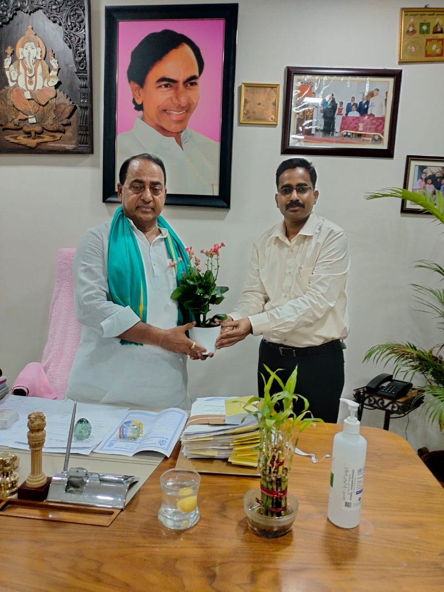 SVSifs's tweet photo. Called upon Hon. Minister of Forest @IKReddyAllola Garu along with our new Chief Conservator of Forests, Basara Circle- Sri Saravanan Sir and DFO sir @vikas_meena_ifs @dobriyalrm https://t.co/JtPMZTTceq