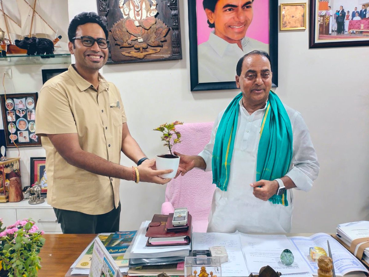 SVSifs's tweet photo. Called upon Hon. Minister of Forest @IKReddyAllola Garu along with our new Chief Conservator of Forests, Basara Circle- Sri Saravanan Sir and DFO sir @vikas_meena_ifs @dobriyalrm https://t.co/JtPMZTTceq