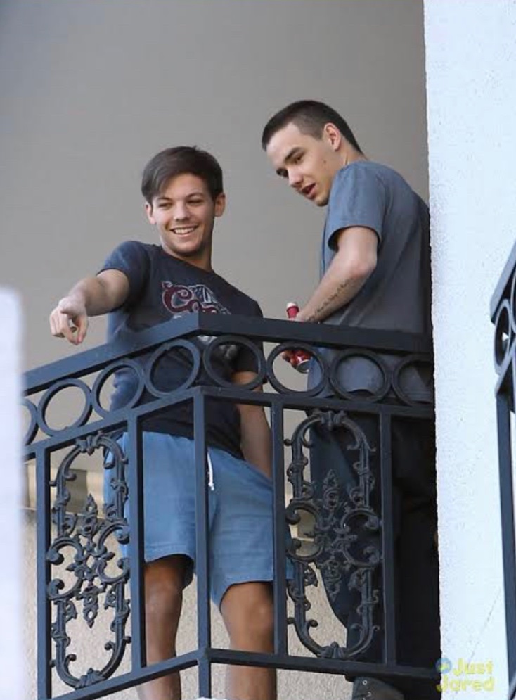 larrie_akina525's tweet photo. “Payno look that’s my boy, he made it” https://t.co/gpd5RLfmv5