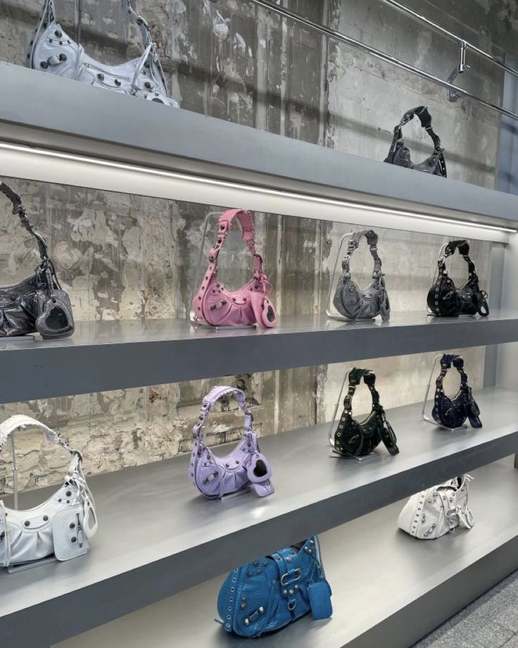 Excuse Prada tweet media