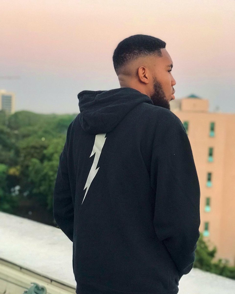 Jay___Sterling's tweet photo. Do you have a picture yourself in a hoodie? Let’s see it🌝❤️ https://t.co/dZp0mIMagC