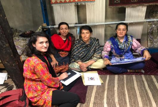 ✨Hunza girl mobilizing #women towards #ecommerce in Gilgit-Baltistan

 🚺 Azeeza Soleh, a resident of Chipersun Valley, has been running an e-commerce #business called “Mountainshop” in her area for two years & registered 150 saleswomen...

🇵🇰 #Pakistan
🔗wealthpk.pk/page/pkweb/new…