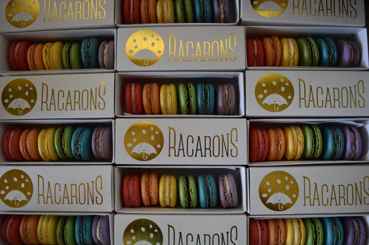 racarons's tweet photo. Macarons on macarons, on macarons! 🌈 https://t.co/jjZGQYHwGj