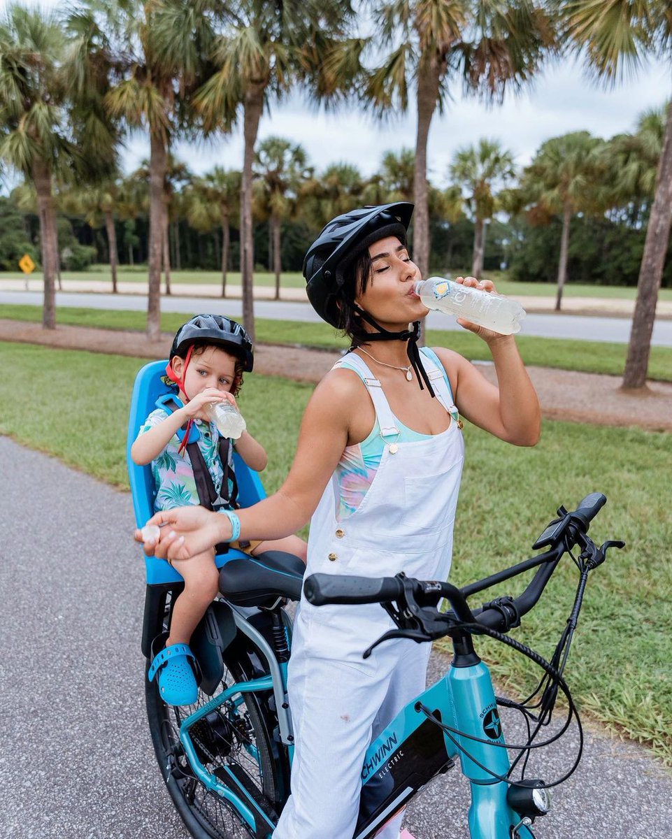 SparklingIce's tweet photo. Hereโs to celebrating long weekends and short work weeks, #FlavorCrew! Donโt forget to #BringTheFlavor with you today!
๐ท: @priscila_eua https://t.co/3RZcjxNWV7