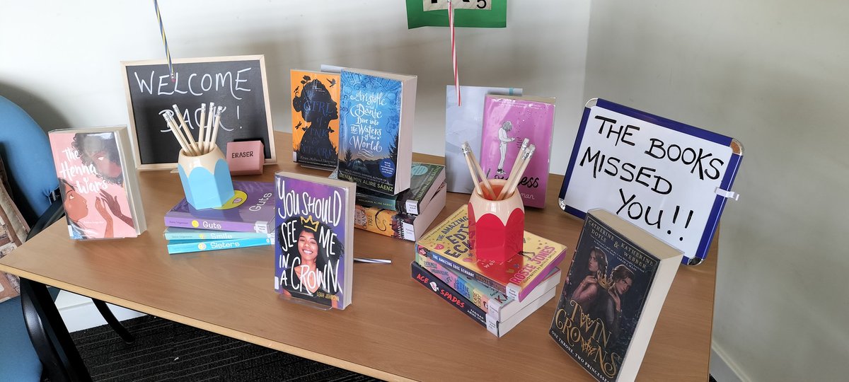 bookishmorwenna's tweet photo. Kicking off the new year with Back to School and Stranger Reads. I'm most pleased with my fairy lights! More to come tomorrow on my second inset day!
#schoollibrarian #BackToSchool #strangerreads #strangersthings #secondaryschoollibrary #BookTwitter https://t.co/3YGLlWWAcK