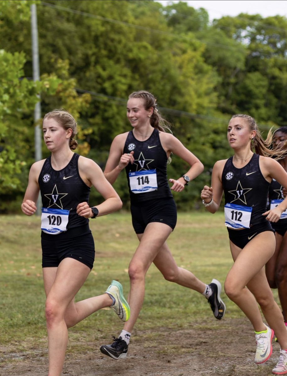 WaxahachieXC's tweet photo. Exciting to see Emma Curry @emmacurry03  run her first XC race of the season at Vanderbilt! https://t.co/tnIFUKMjmm