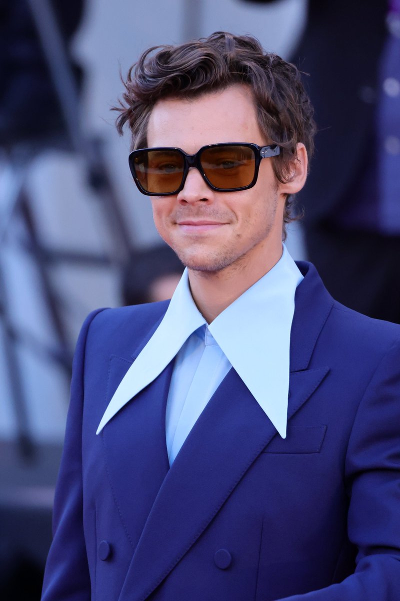 📸 | Harry no tapete vermelho Don't Worry Darling no 79º Festival Internacional de Cinema de Veneza, 5 de setembro de 2022.