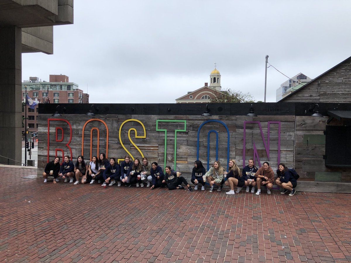 FVRush_aaa's tweet photo. Thank you Coach @taywas and @su_whockey players for the tour of your campus. We enjoyed our time on campus this morning…sorry we brought the rain from Vancouver. #BCEHLAAAHockey #Rushpride #Rushjourney2223 https://t.co/PmO7Mu3qwy