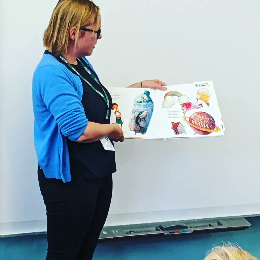 gingercatbkshop's tweet photo. Fantastic workshops today with @Amy_B_Moreno at @StColSchool visiting J2-4. Amy read her new book A Billion Balloons of Questions and the children thought up some brilliant balloon questions in their workshops 😍 @FlorisBooks #edutwitter #readingcomunity https://t.co/RjJcgxfoMU