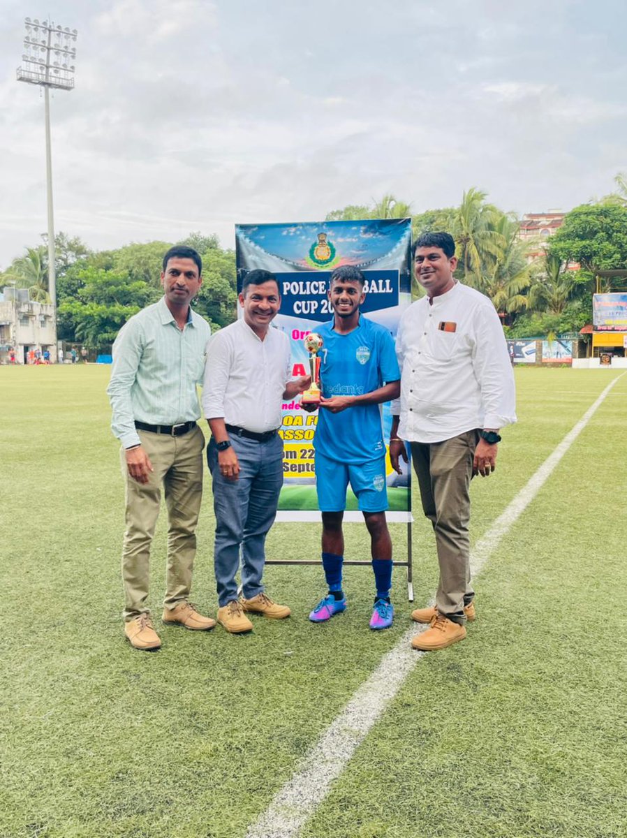 SesaFootball's tweet photo. Congratulations Team! A remarkable victory over Salgaocar FC with the score of 11-10 in the tie breaker match. Amazing performance by the man of the match Faheez Mohammed β½οΈ
#GoaPoliceCup #SesaFootballAcademy #Football #GoaFootball #VedantaSports https://t.co/j2wbxpWnSN