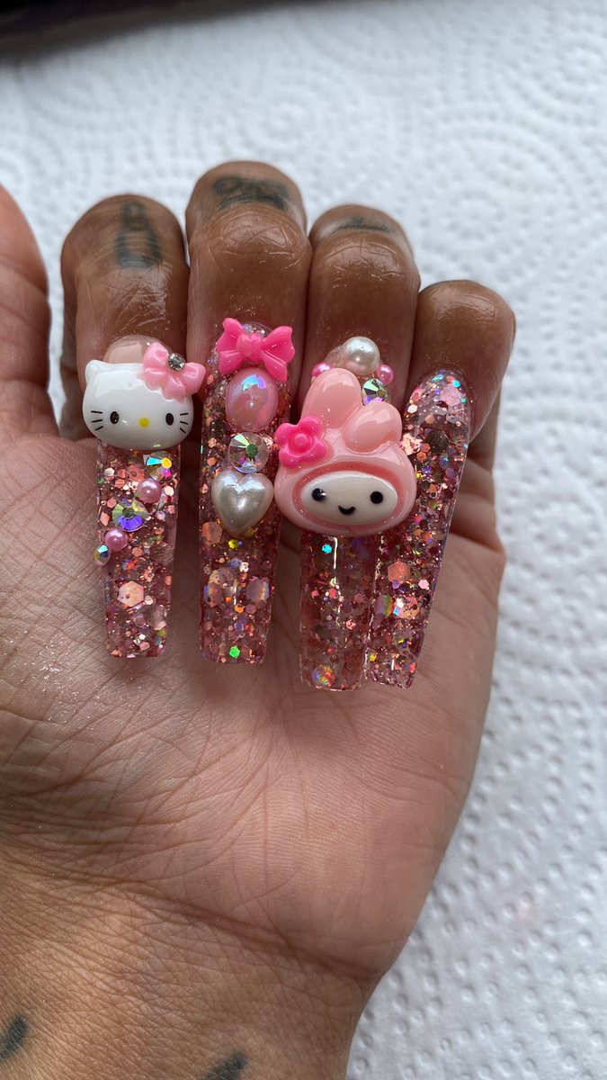 LadyVNails1's tweet photo. Hey besties I did his set using a custom acrylic mix I made myself my YouTube video will be coming soon on this set 💕💕💕🥰 check out my Instagram for reel video 💕🥰 subscribe to my channel links in my bio https://t.co/A9CWXjj4gY