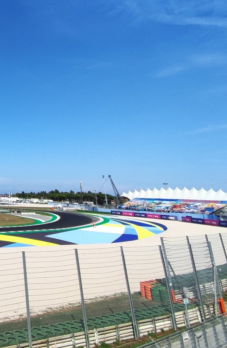 ovterspace_nic's tweet photo. A casa 📍
Diggia sei un pezzo di cuore 💜
#SanMarinoGP #Ridersland #MotoGP https://t.co/mtrast7WUY