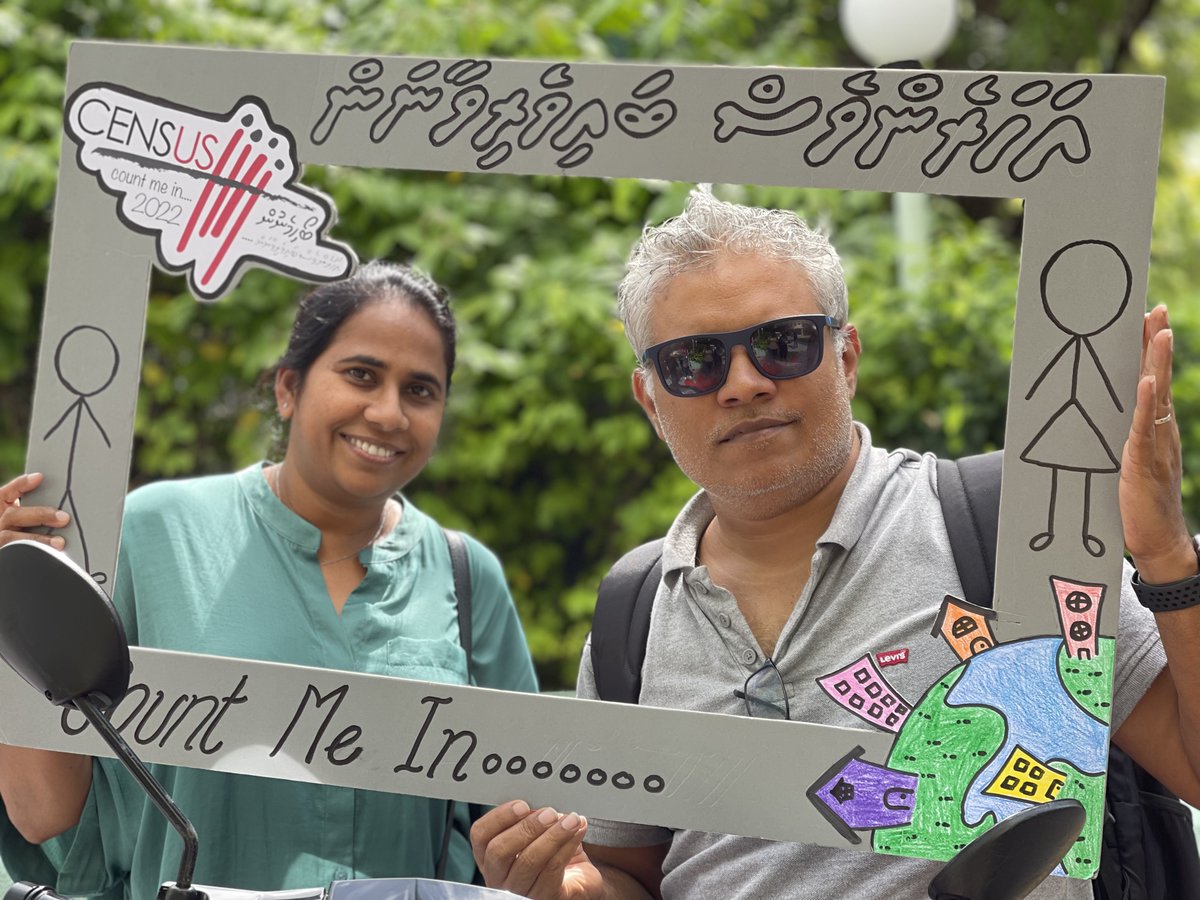 census2022mv's tweet photo. Participating in the Census helps move our country forward.
Count me in! @MoShareef @hudhahaleem 

Vice chancellor of @MNUedu supporting Census 2022 with @statsmaldives.

Census is from 13th to 25th September 2022. 
#AharenVesBaiverivaanan #CountMeIn #census2022mv https://t.co/0hl33eLVPe