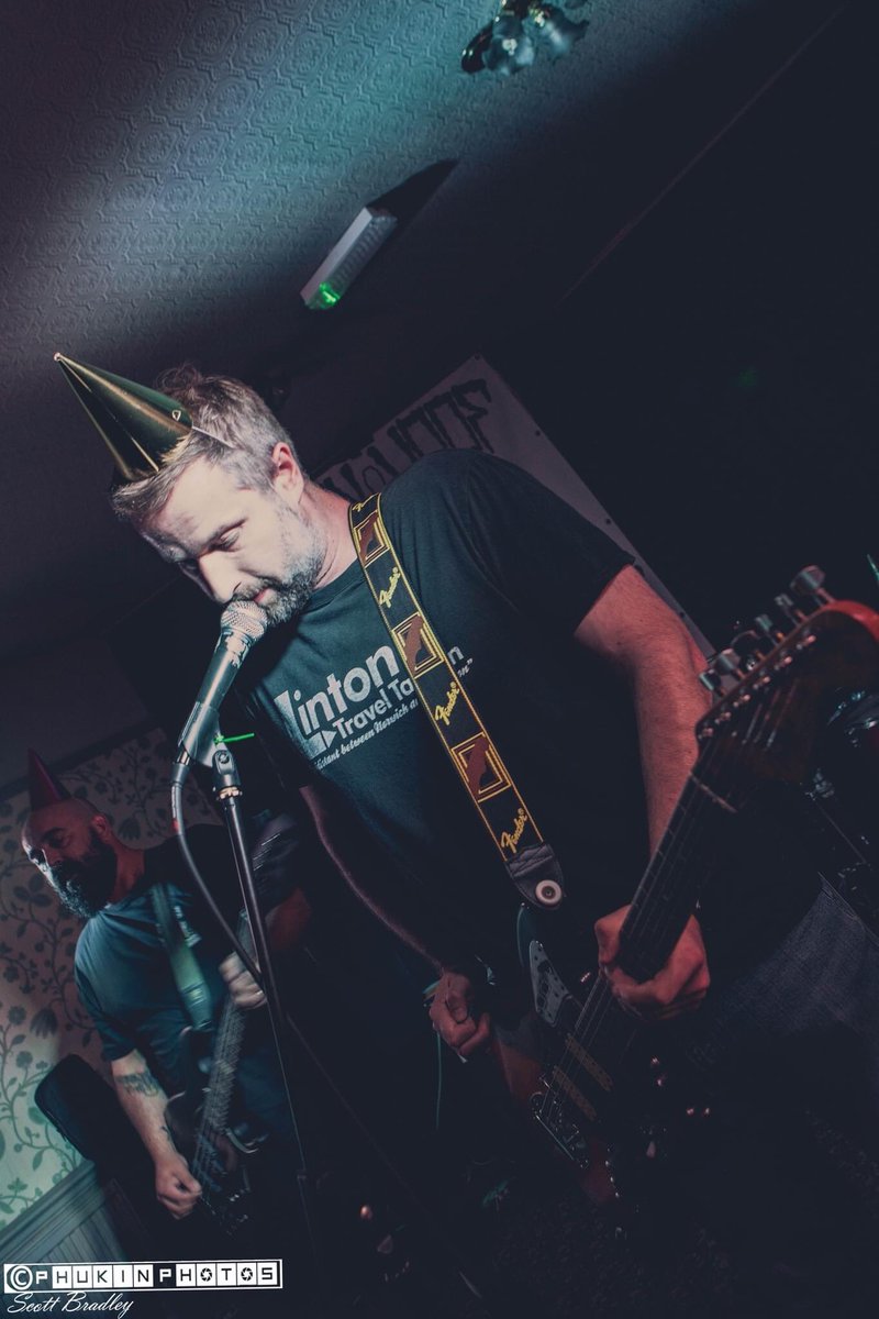 @daskapitansband playing last weekend for @HornHoofRecords 
At the Blossoms.

©PhukinPhotos 2022

#daskapitans #daskapitansband #ukpunk #hornandhoofrecords #punkrockatheblossoms #punkphotography #punkphotographer #musicphotography #musicphotographer #manchestermusicphotographer