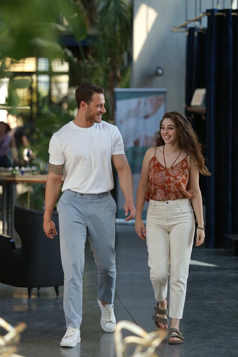 endofthedreamer's tweet photo. #SendenDahaGüzel is the most unproblematic fandom i’ve ever been in 🌺 #EfMir is literally the main source of my happiness. Let's focus on our last 2 episodes. We can still spread love and happiness for Burak and Cemre. 💭
I love you with my whole heart 🫶
İyi ki @cemre_baysel 💌 https://t.co/dGMxLedW97
