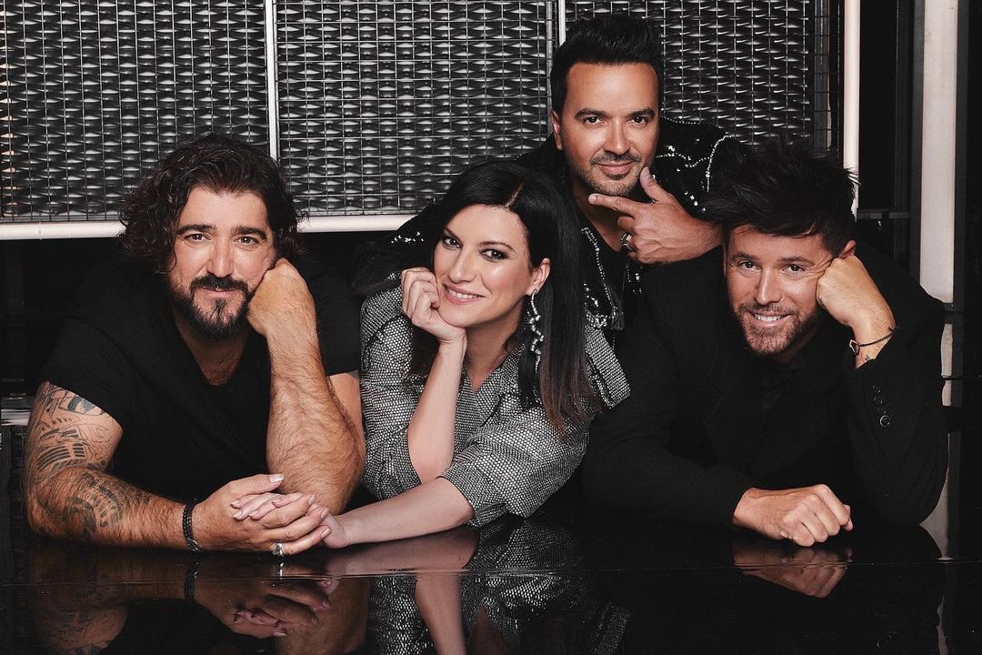 PabloLopezMusic's tweet photo. Holis… @antoniorozco @LauraPausini @LuisFonsi 

@LaVozAntena3 https://t.co/2FkOHClKAk