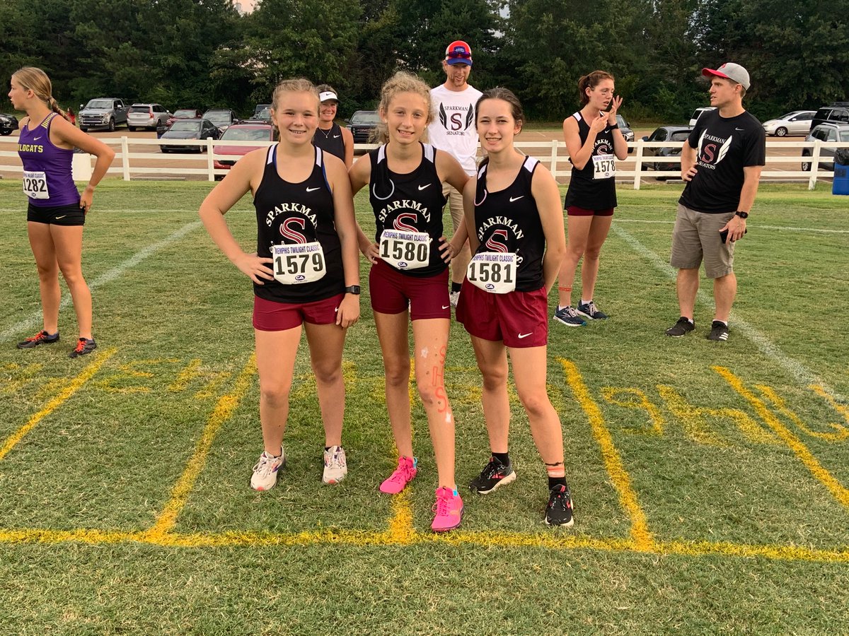 SHS_Track_CC's tweet photo. Junior High and Junior Varsity Girl’s athletes at the starting line for the Memphis Twilight on Saturday, September 3, 2022. The Junior High Girls placed 9th overall and were lead by Isabel Jones who finished 4th with a time of 7:27.84 in the 2,000m race. #GoSenators https://t.co/XQftAGAys8
