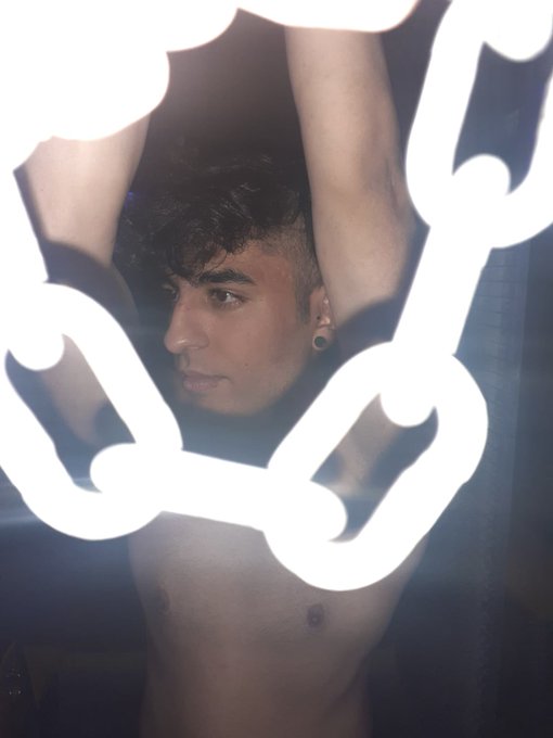 3 pic. Todas mis sesiones bdsm y vídeos sasomasoquistas ??? en loverfans ? https://t.co/ZQFNU1QHEr
