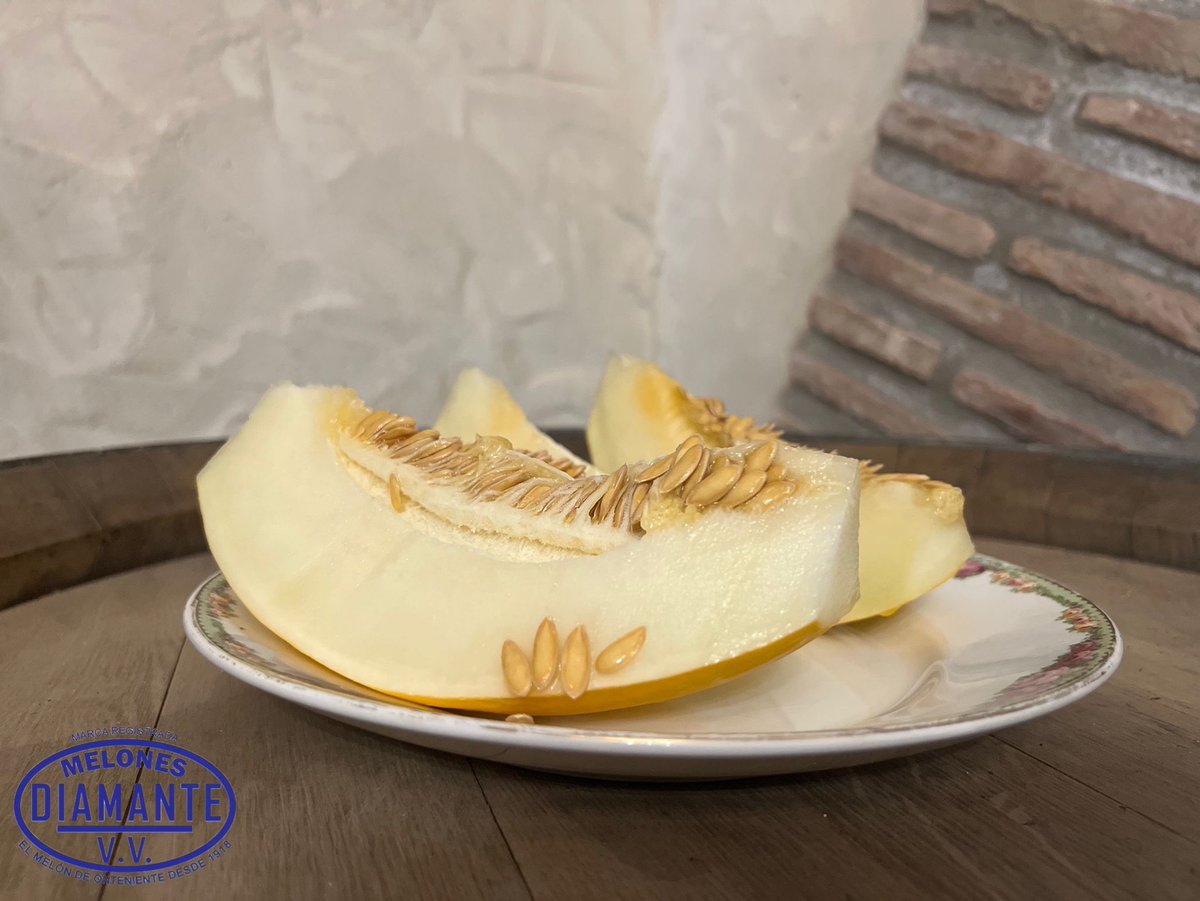 MelonesDiamante's tweet photo. La vuelta a la rutina es mejor con @melonesdiamante 😉
¡Nuestros melones amarillos de secano os esperan!
Feliz semana a todos 💛
Para más información no dude en contactar con nosotros por mensaje directo o en Info@melonesdiamante.com
#melonesdiamante #melonamarillo🍈 https://t.co/WIn8nvNpl6