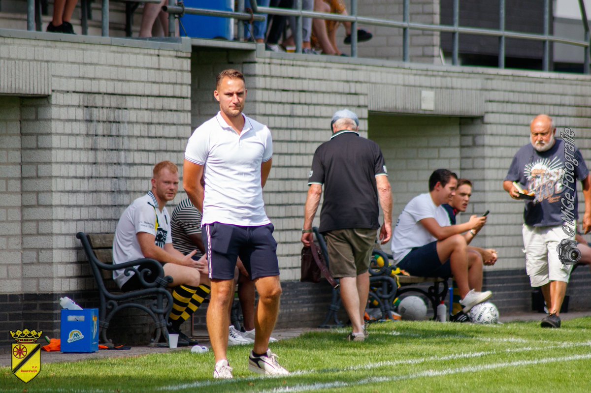 Fotoverslag <a href="/nemelaer/">Nemelaer</a> 2 vs <a href="/Baardwijk/">vv Baardwijk</a>  flickr.com/gp/migefotogra…