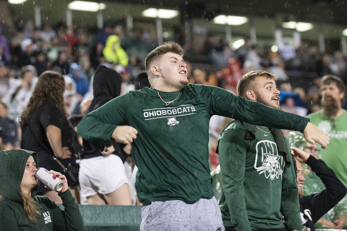 ThatDudeMAL_'s tweet photo. Shoutout @OhioFootball for the screen time, 1-0 bobcats baby 😤 https://t.co/8EaxEBHZBl