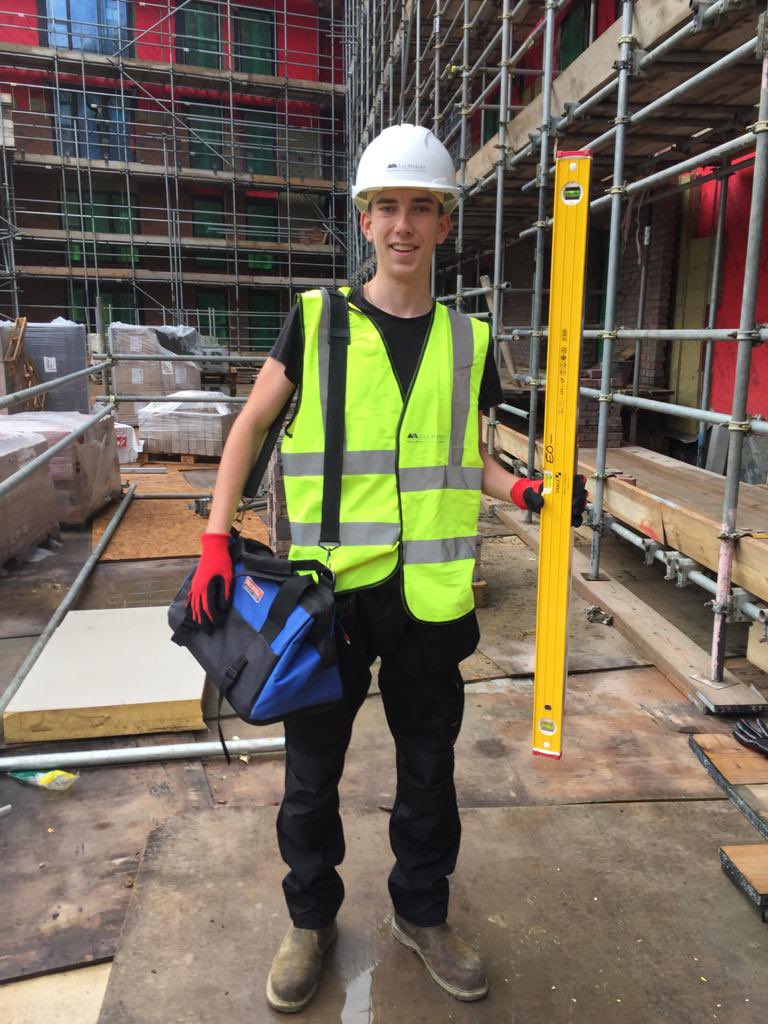 Welcome to new <a href="/LeeMarleyLMB/">Lee Marley</a> apprentice Ed who started at a project in Reading today! Ed has progressed to an apprenticeship after completing his L1 Diploma with distinctions. #apprentice  #brickwork #investinthefuture