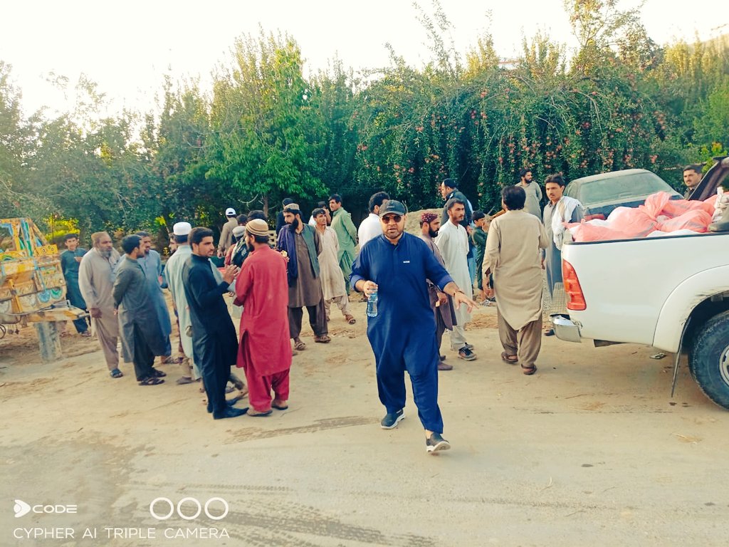 sonybaloch's tweet photo. Distributed food bags to 100 families today at Hanna Urak Community, the destruction on ground is unthinkable but the resilience of the brave Pashtoons is unmatched. Next on list is dispatching mosquito nets &amp; medicines. Please keep your support coming 🙏 https://t.co/pWwOftyNBt