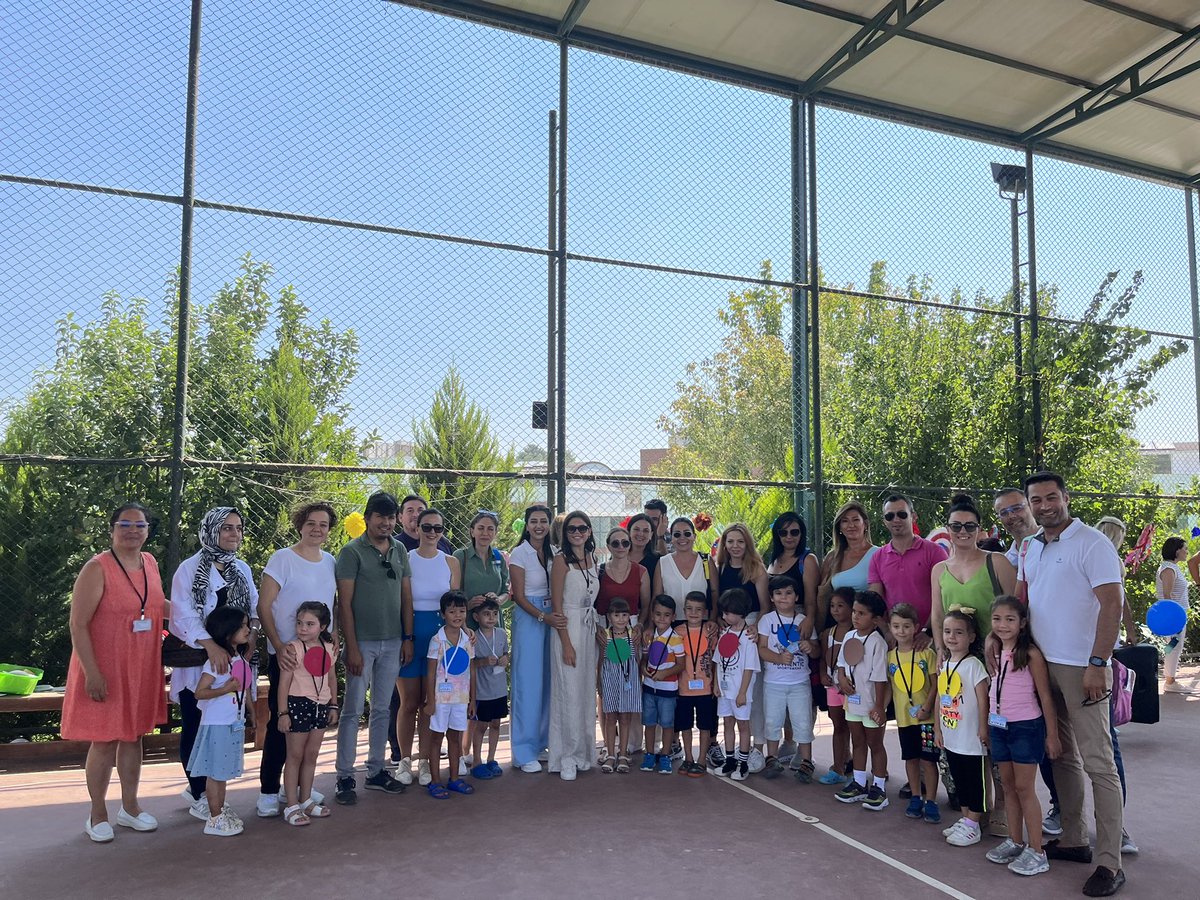 Anasınıfı öğrencilerimiz, Okula Merhaba Festivaliyle birlikte oryantasyon sürecine neşe dolu bir başlangıç yaptı❤️💙Tüm yılımızın festival tadında geçmesini diliyoruz🎈🎈🎈 <a href="/Birsen_Aydin_BK/">Birsen Arıkan Aydın</a> <a href="/sirinturkcelik/">Şirin Türk Çelik</a> <a href="/hayripadak/">Hayri Padak</a> <a href="/kusadasi_BK/">BK Kuşadası Kampüsü</a> <a href="/Olcayozbey/">Olcay Özbey</a> <a href="/HalimeMersin/">Halime Mersin</a> <a href="/tugbaozdinc/">Tuğba Özdinç Kater</a>