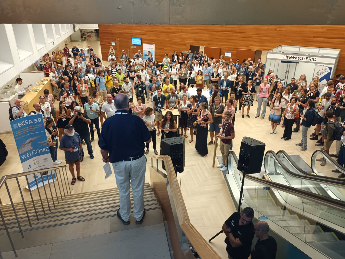 AngelBorjaYerro's tweet photo. Celebrating 50 yr of @ECSAssociation at #ECSA59
Lots of people https://t.co/h68QRoYx4I